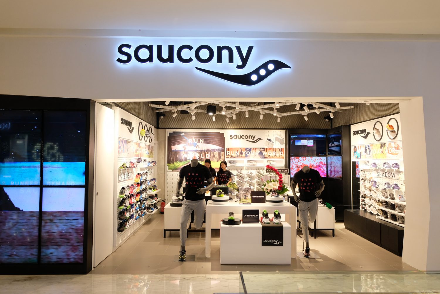 outlet saucony di jakarta